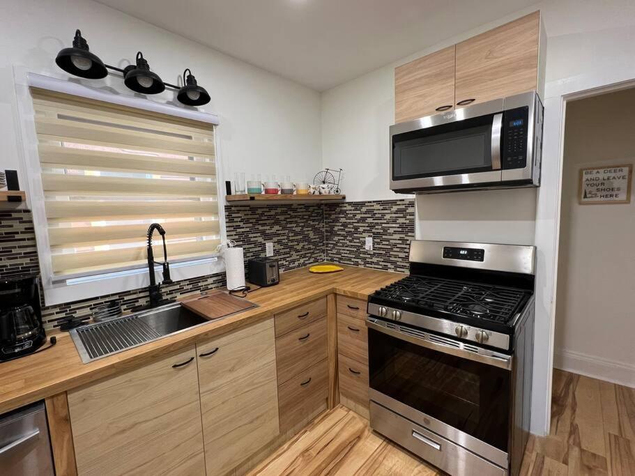 Апартаменти Trendy In Tremont, Cle Клівленд Екстер'єр фото